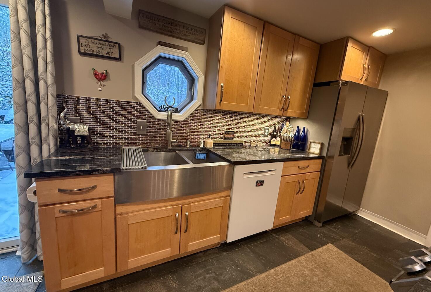 109 Thimbleberry Road Ballston Spa, NY 12020 - Photo 6 of 63 Screen Shot 2025-12-03 at 3.18.52 PM