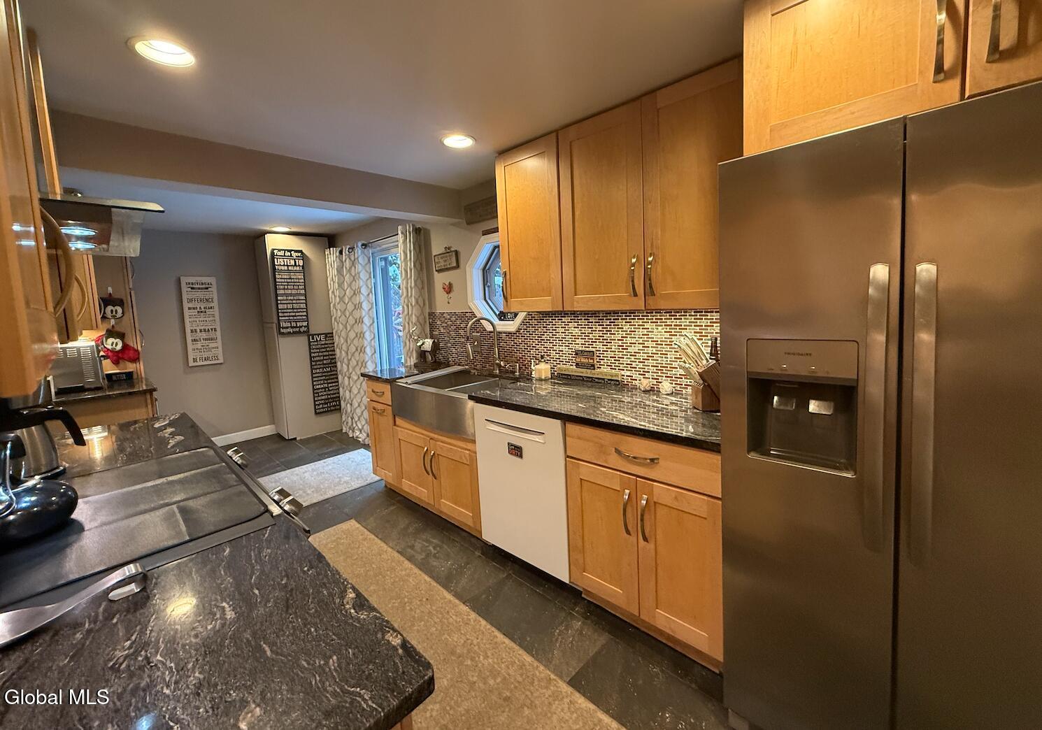 109 Thimbleberry Road Ballston Spa, NY 12020 - Photo 9 of 63 Screen Shot 2025-12-03 at 3.19.31 PM