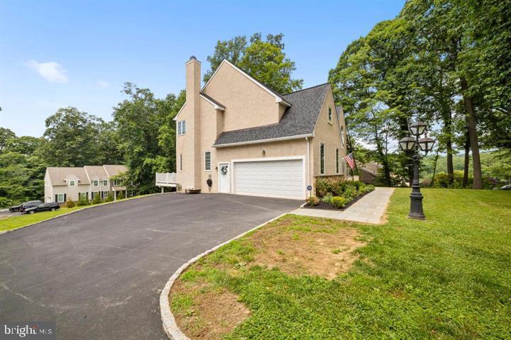 608 Ellis Road Havertown, PA 19083 - Photo 3 of 33