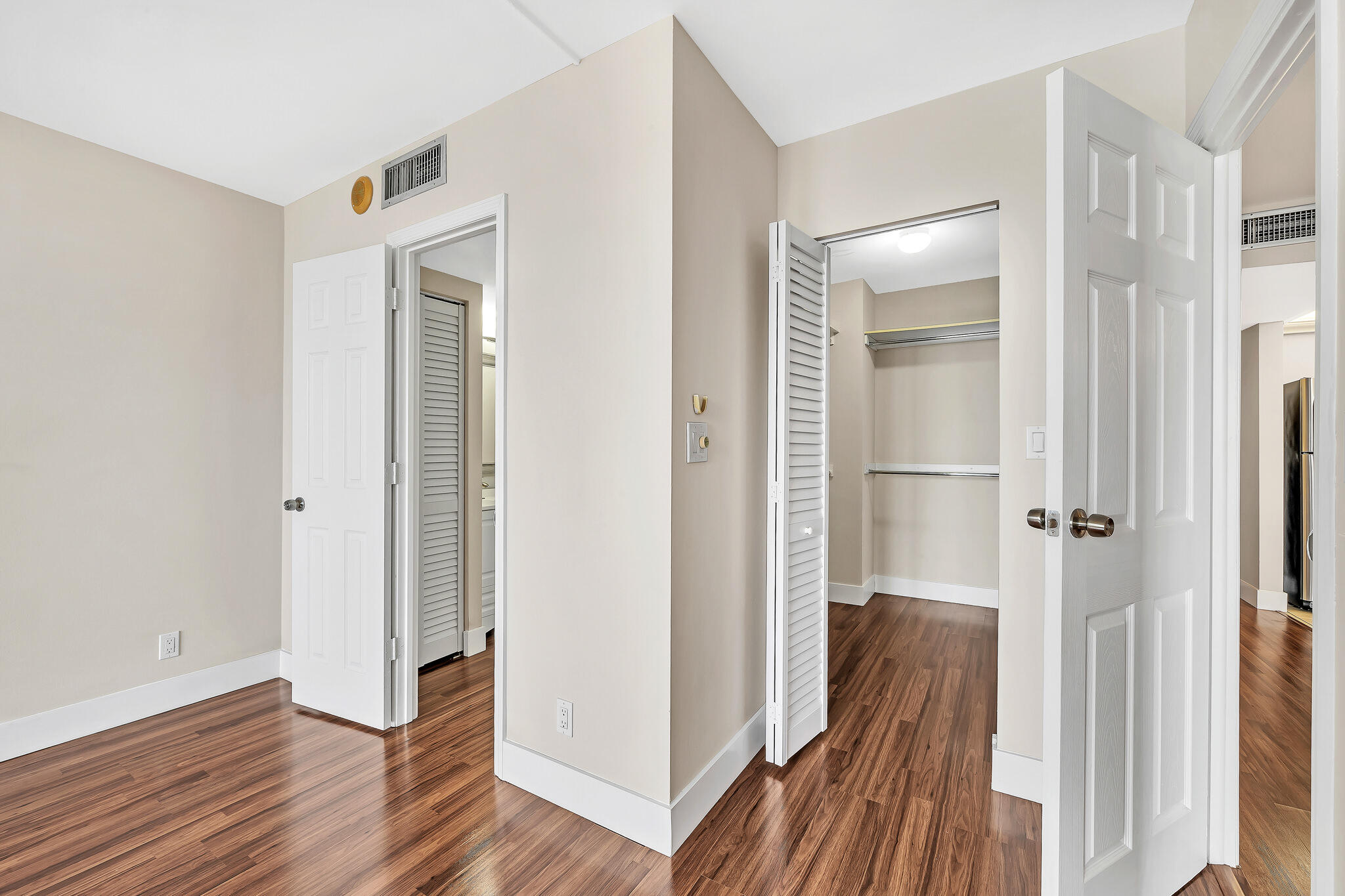 600 Three Islands Boulevard, Unit 1418 Hallandale Beach, FL 33009 - Photo 21 of 37 9 Primary Closet (1)
