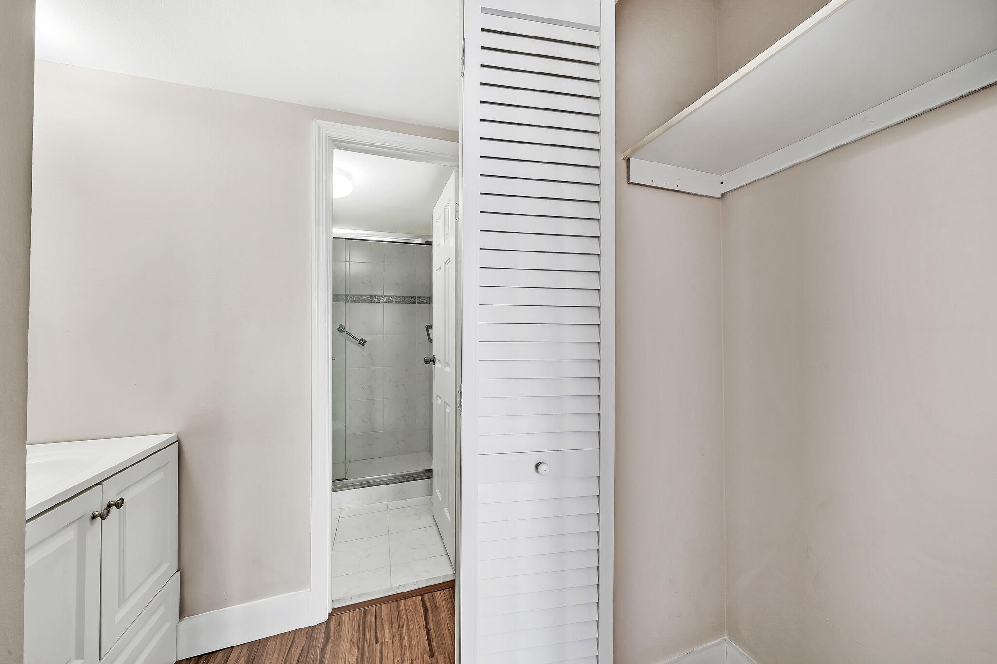 600 Three Islands Boulevard, Unit 1418 Hallandale Beach, FL 33009 - Photo 23 of 37 7 Primary Bathroom (2)