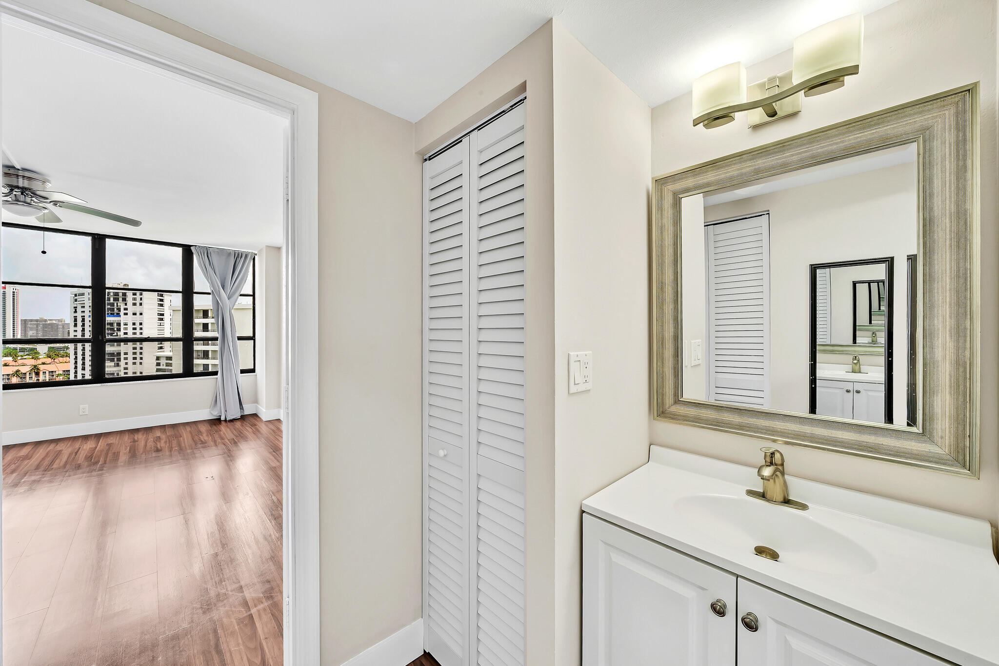 600 Three Islands Boulevard, Unit 1418 Hallandale Beach, FL 33009 - Photo 26 of 37 7 Primary Bathroom (5)