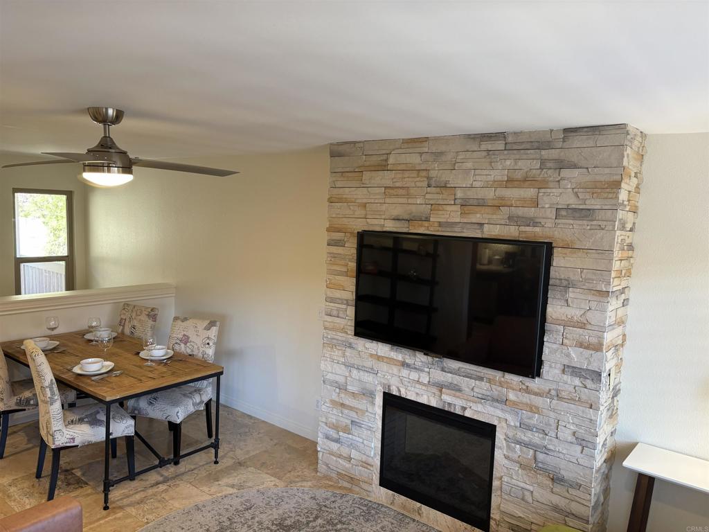 2352 Altisma Way, Unit 9 Carlsbad, CA 92009 - Photo 8 of 14