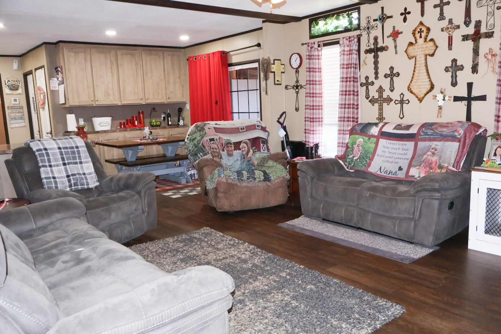 21625 County Road 3749D Cleveland, TX 77327 - Photo 5 of 20 a living room with furniture and a flat screen tv