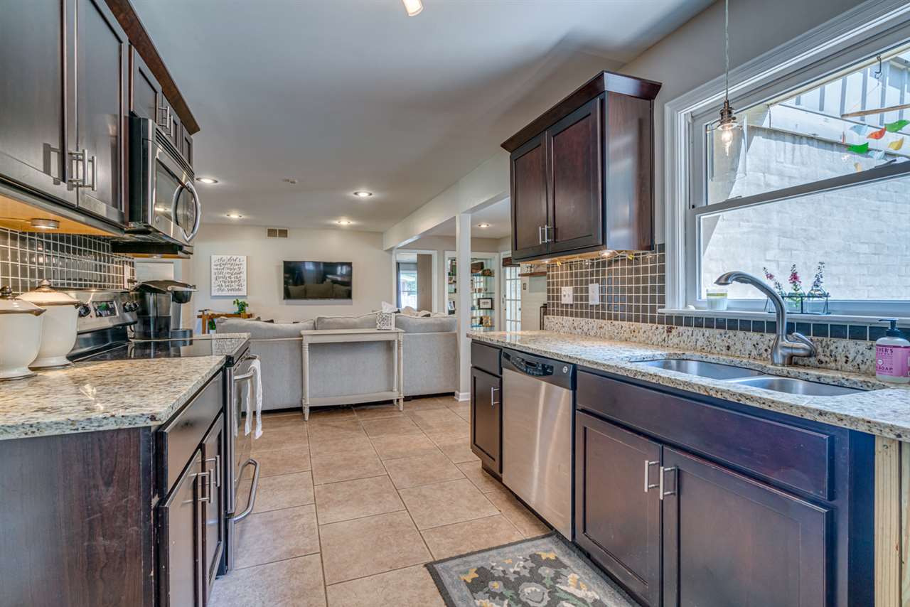 5261 Sea Isle Road Memphis, TN 38117 - Photo 12 of 25 Gallery Image 12