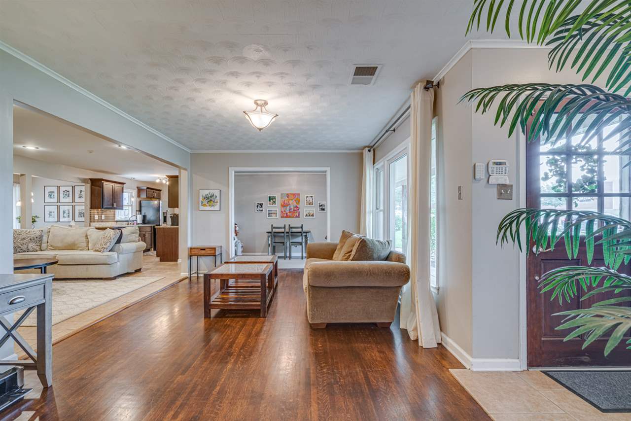 5261 Sea Isle Road Memphis, TN 38117 - Photo 4 of 25 Gallery Image 4