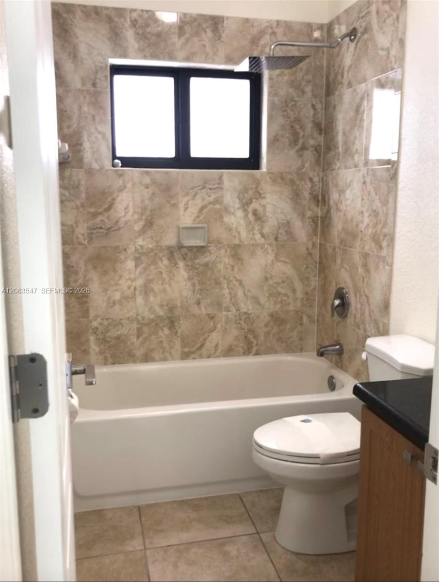 4400 Southwest 164th Path Miami, FL 33185 - Photo 11 of 23 Gallery Image 11