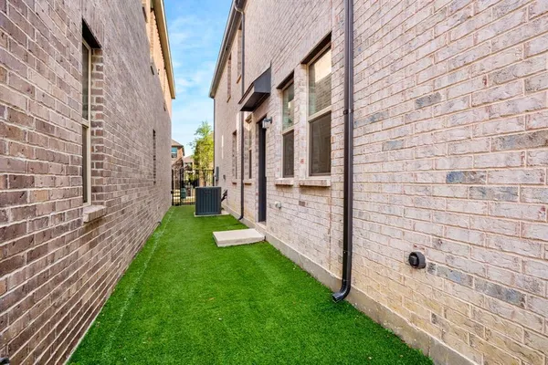 $450,000 | 4129 Stockyard Station Lane, Sachse, TX 75048