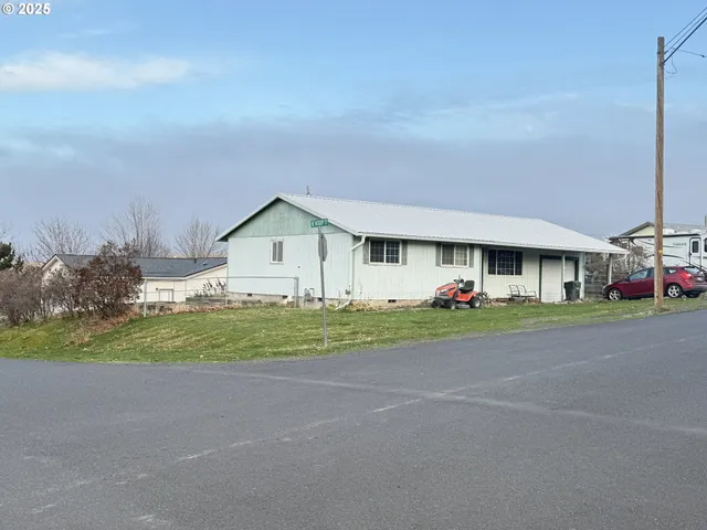 $255,000 | 706 Northeast Gumwood Street, Pilot Rock, OR 97868