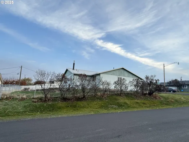 $255,000 | 706 Northeast Gumwood Street, Pilot Rock, OR 97868
