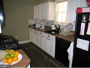 18 Lloyd Road Toms River, NJ 08753 - Photo 4 of 12 Gallery Image 4