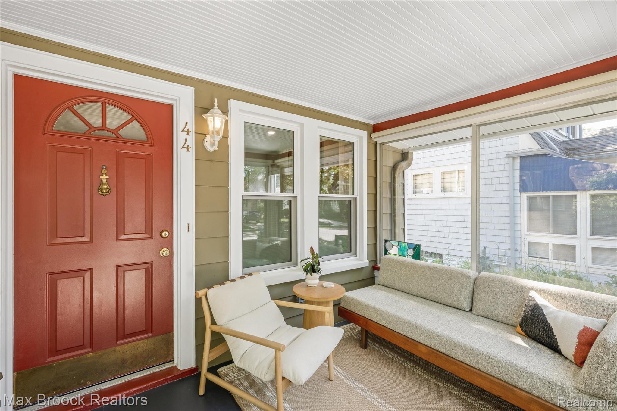 44 Kensington Boulevard Pleasant Ridge, MI 48069 - Photo 5 of 45 Enclosed Front Porch