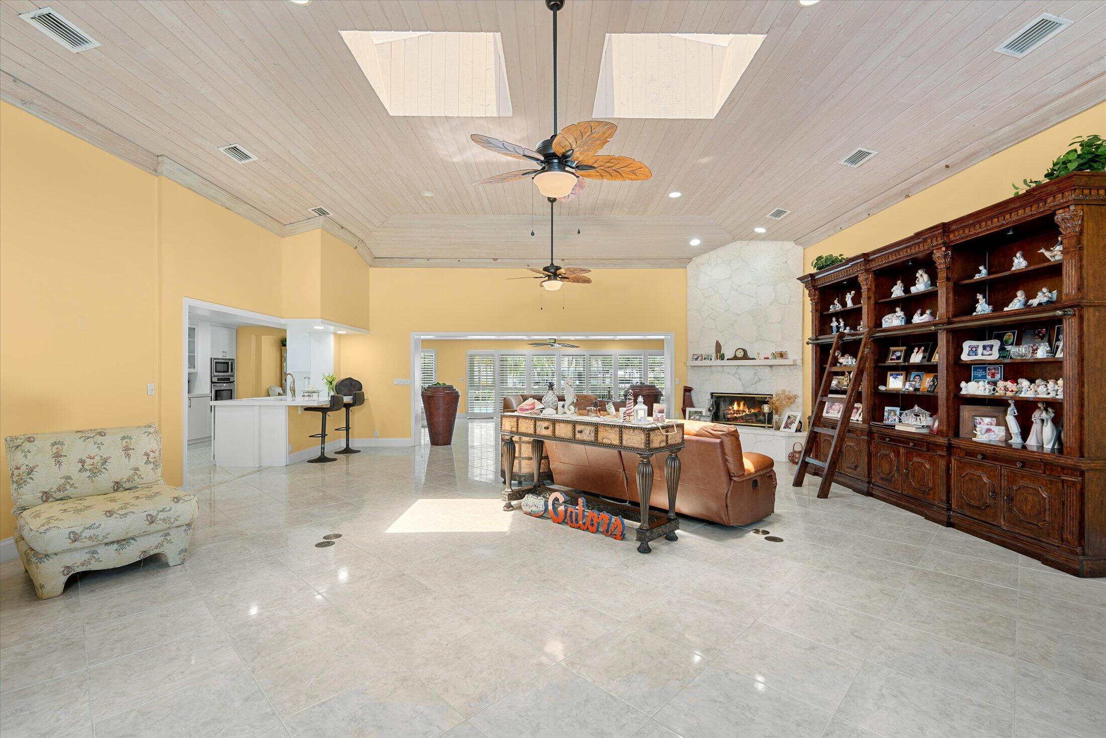 2141 Northeast 29th Street Lighthouse Point, FL 33064 - Photo 7 of 53 5