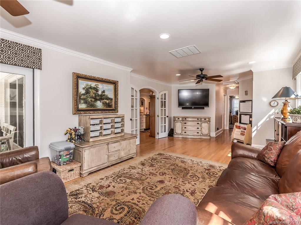 1208 Providence Road Charlotte, NC 28207 - Photo 14 of 24 Gallery Image 14