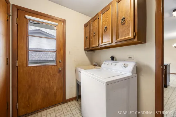 $475,000 | 1110 South Fernandez Avenue, Arlington Heights, IL 60005