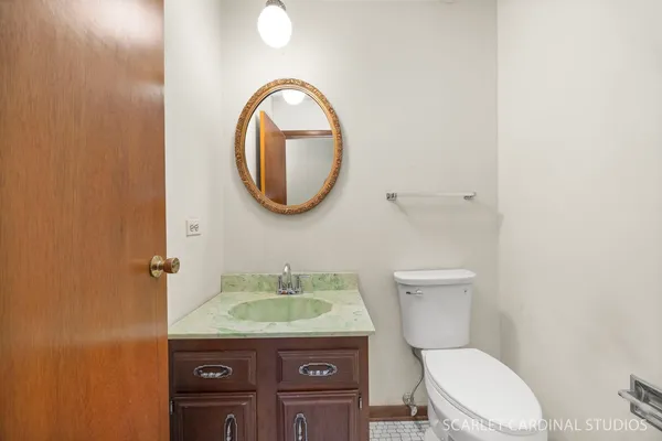 $475,000 | 1110 South Fernandez Avenue, Arlington Heights, IL 60005