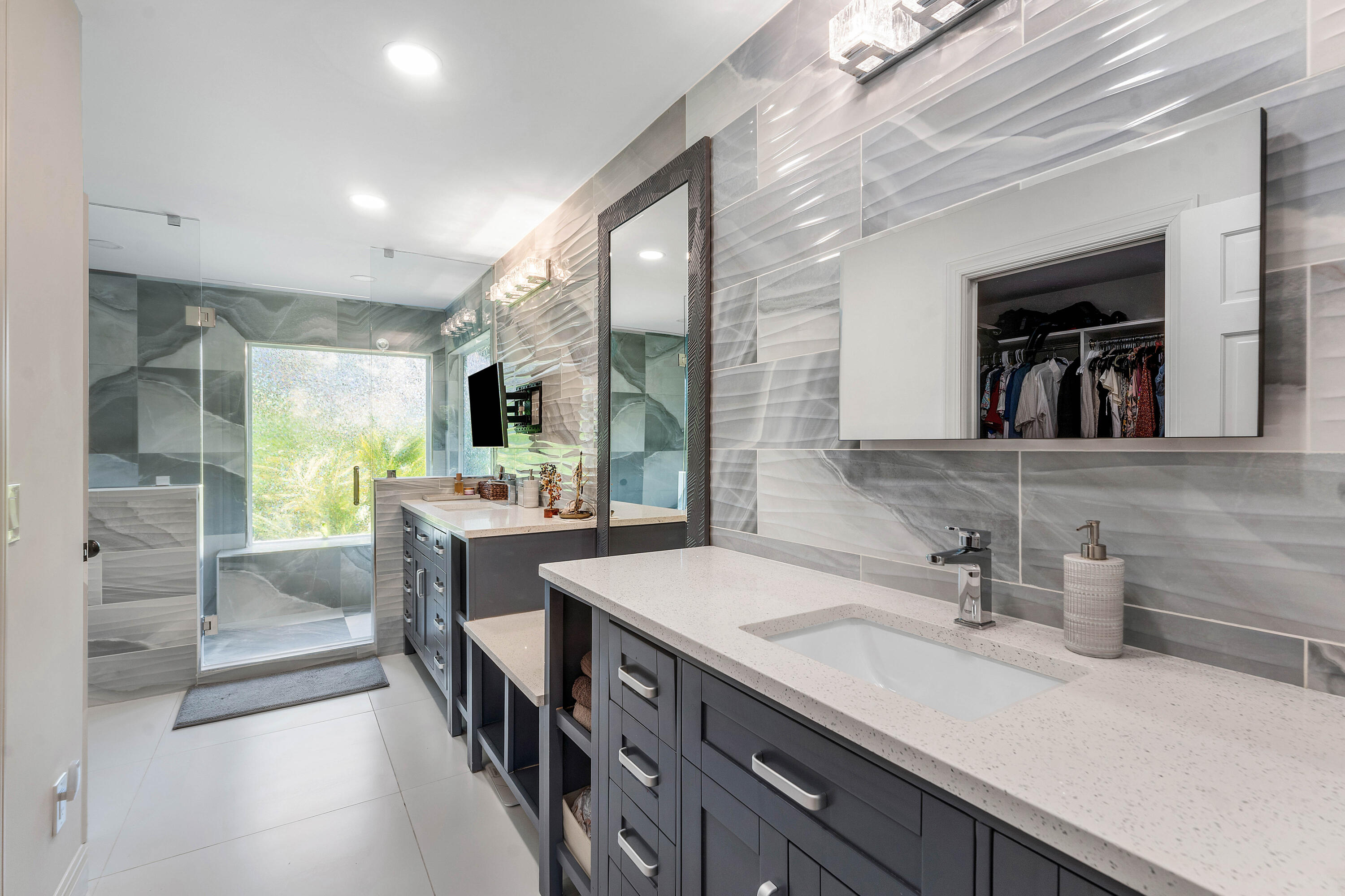 18770 Southeast River Ridge Road Jupiter, FL 33469 - Photo 20 of 34 Primary en suite bathroom