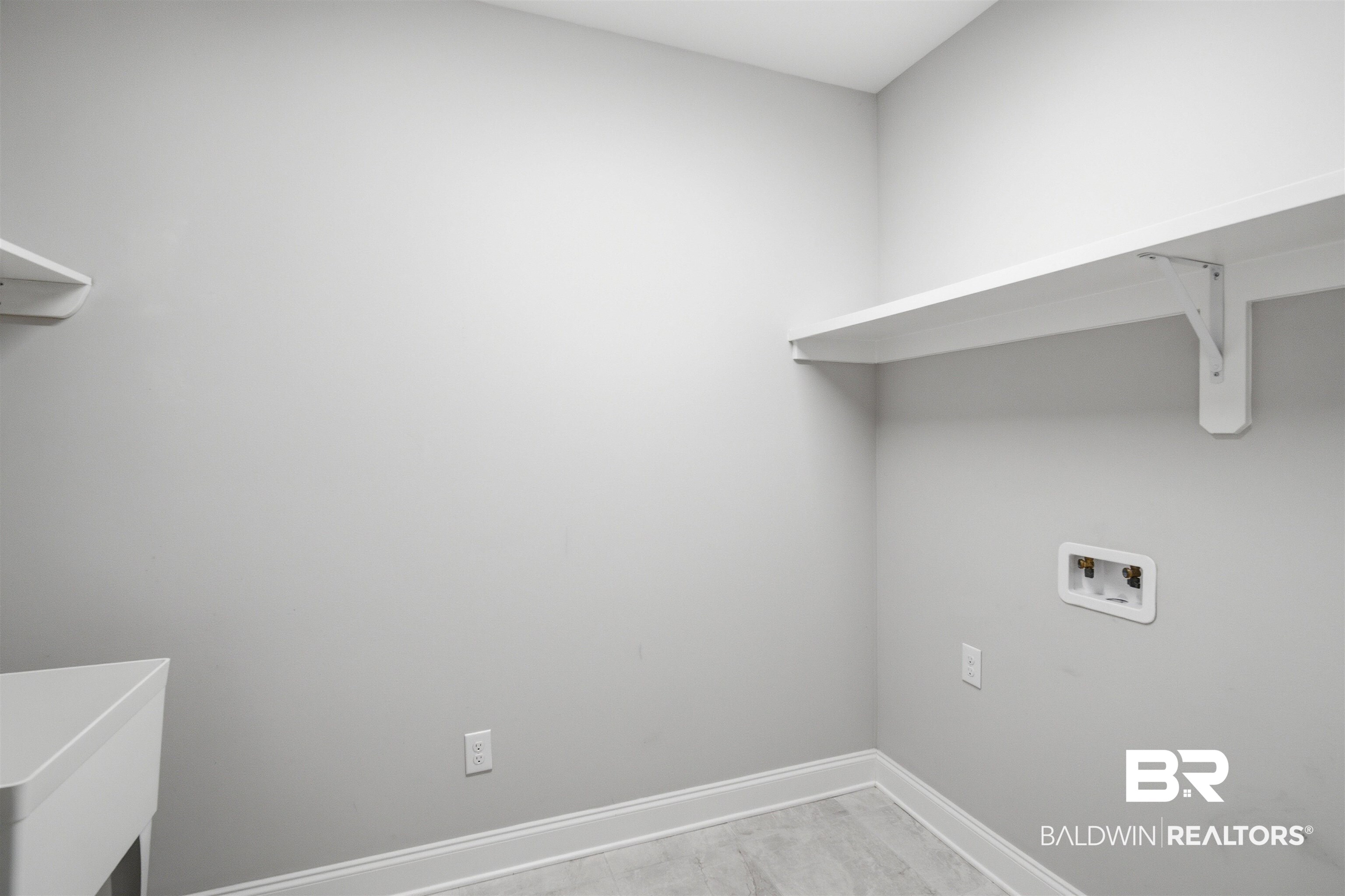 245 Divot Loop Fairhope, AL 36532 - Photo 23 of 26 Laundry