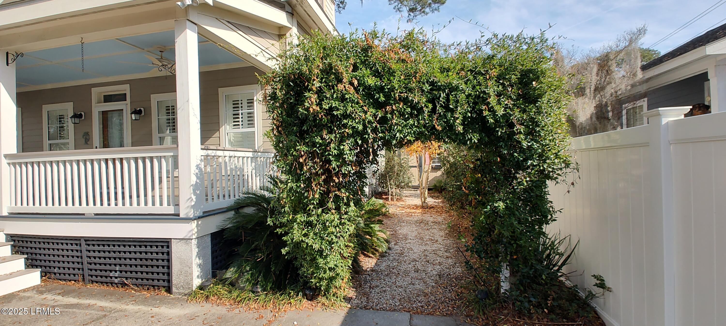 503 Waight Street Beaufort, SC 29902 - Photo 3 of 38 IMG_20251121_132415359_HDR