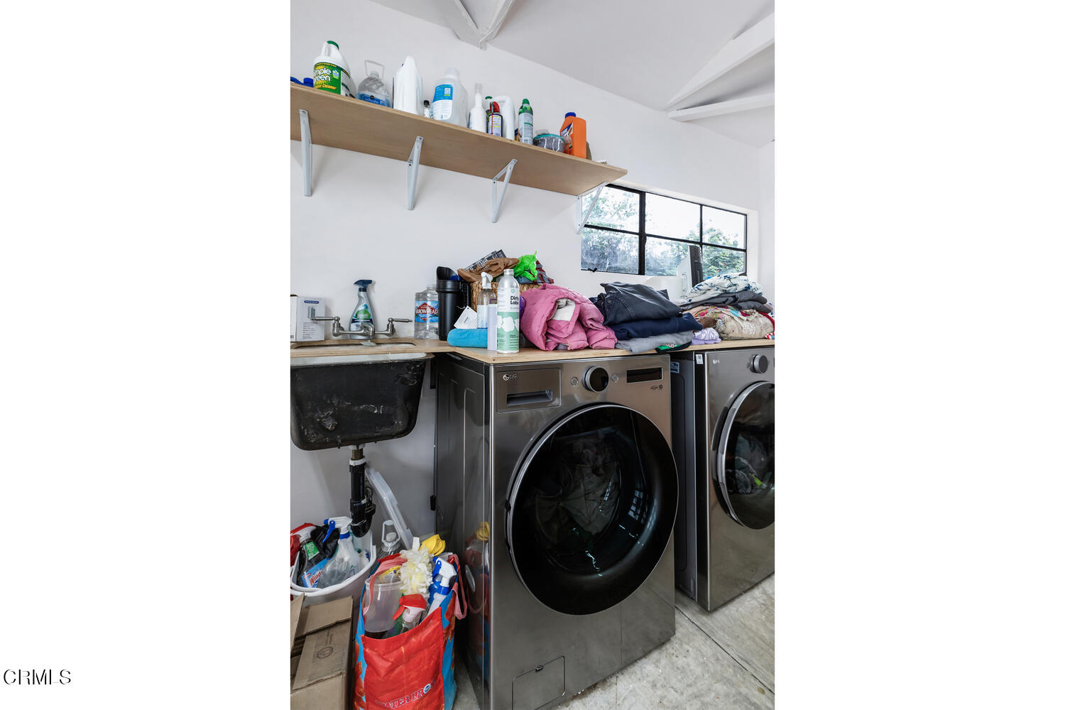 1419 Alpha Avenue Pasadena, CA 91104 - Photo 40 of 40 a utility room with dryer and washer