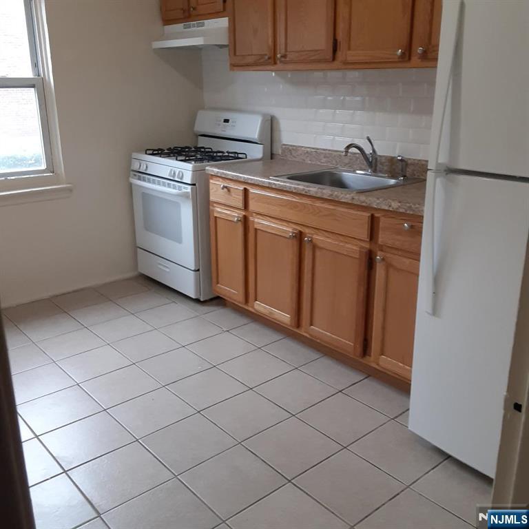 445 Main Street Fort Lee, NJ 07024 - Photo 5 of 8