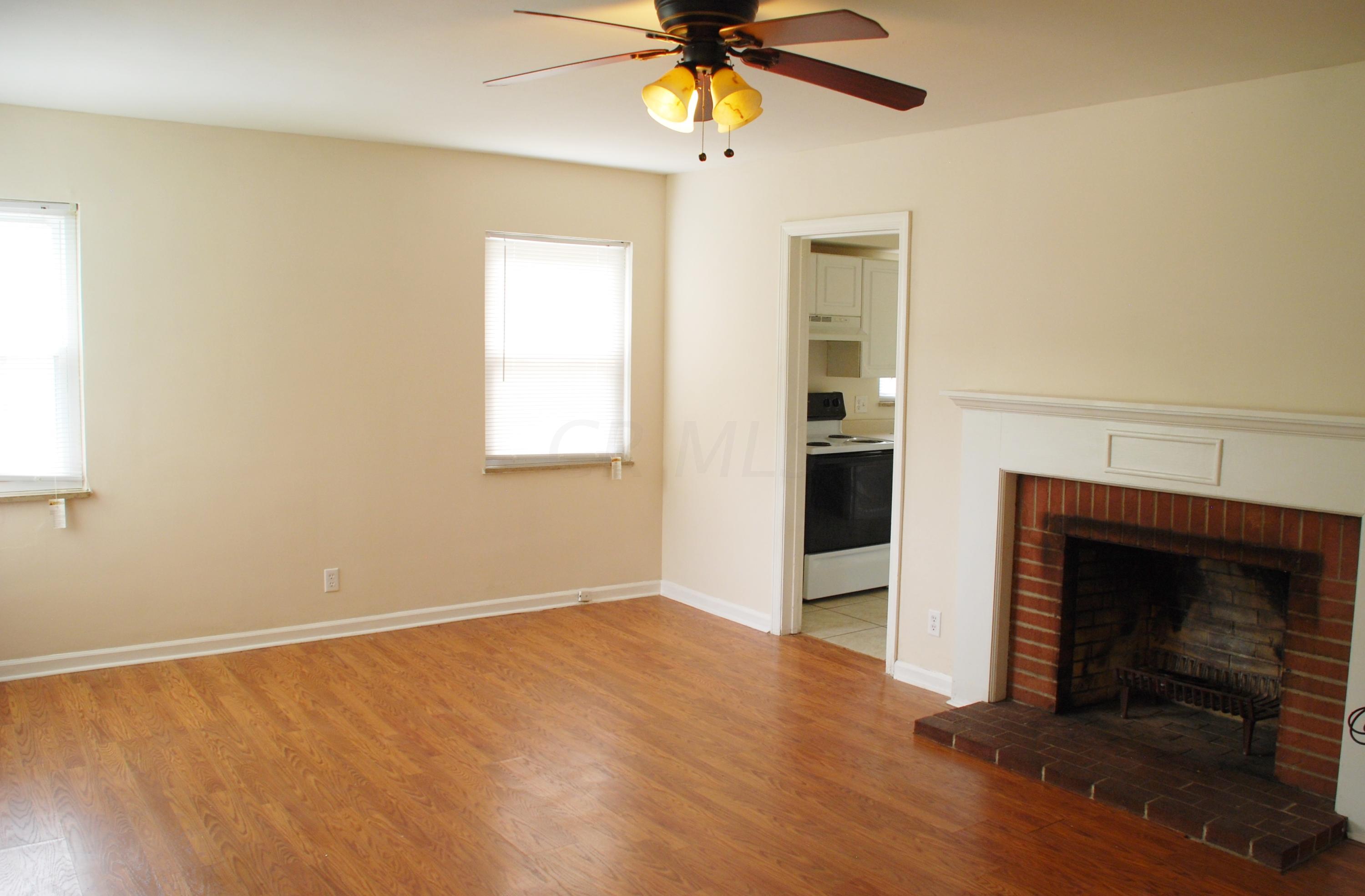 87 North Ashburton Road Columbus, OH 43213 - Photo 2 of 13