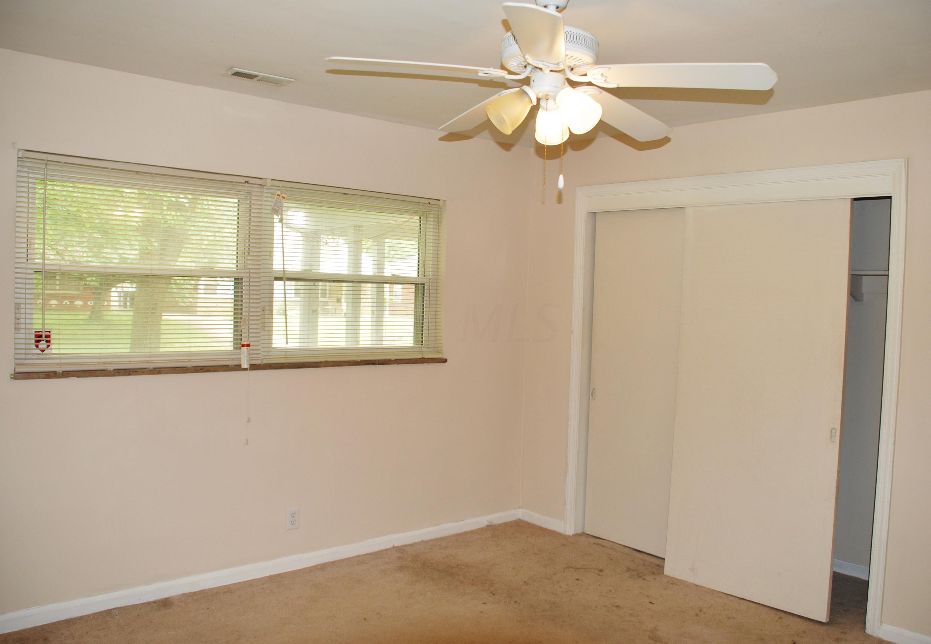 87 North Ashburton Road Columbus, OH 43213 - Photo 6 of 13
