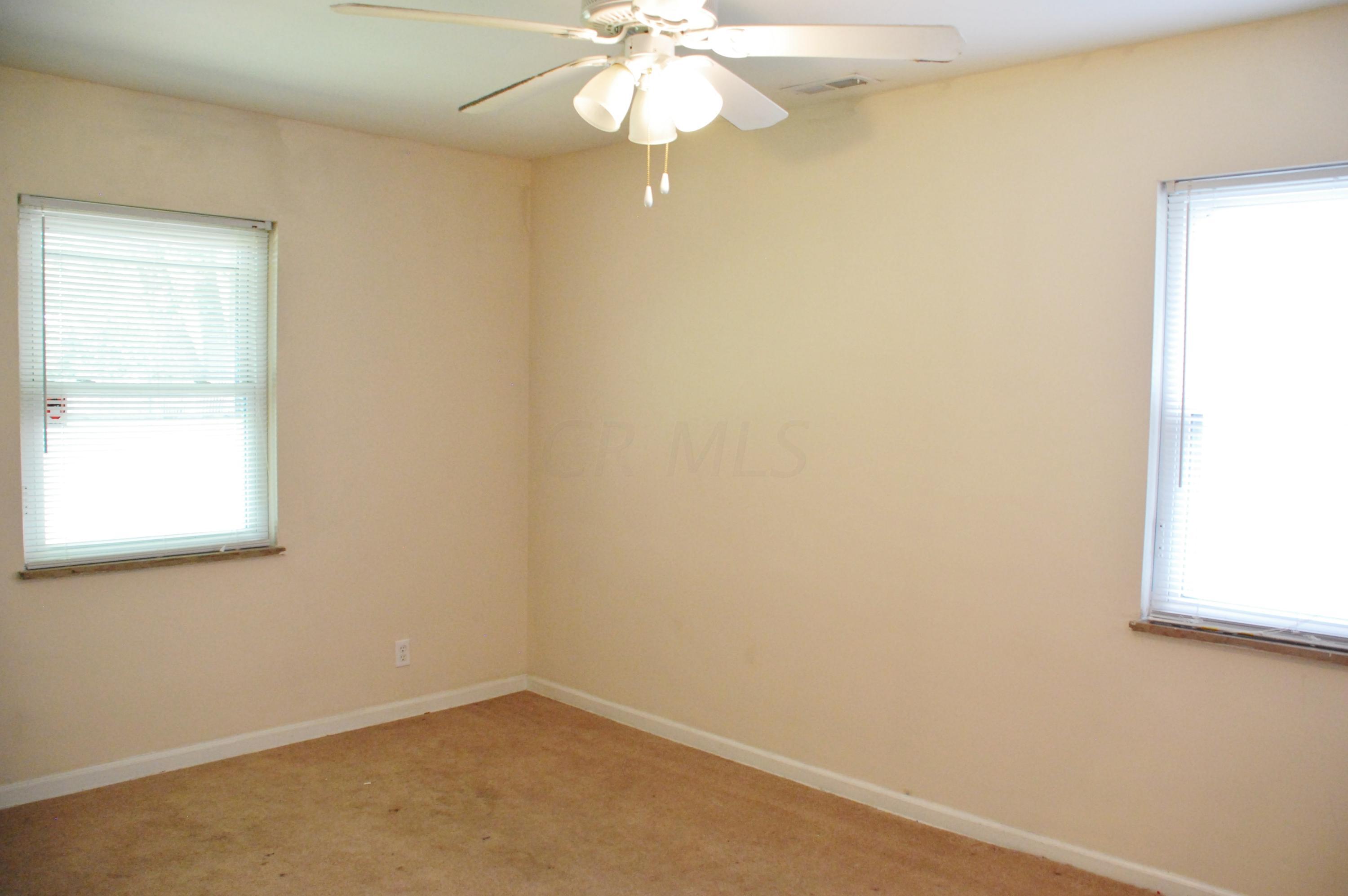 87 North Ashburton Road Columbus, OH 43213 - Photo 7 of 13