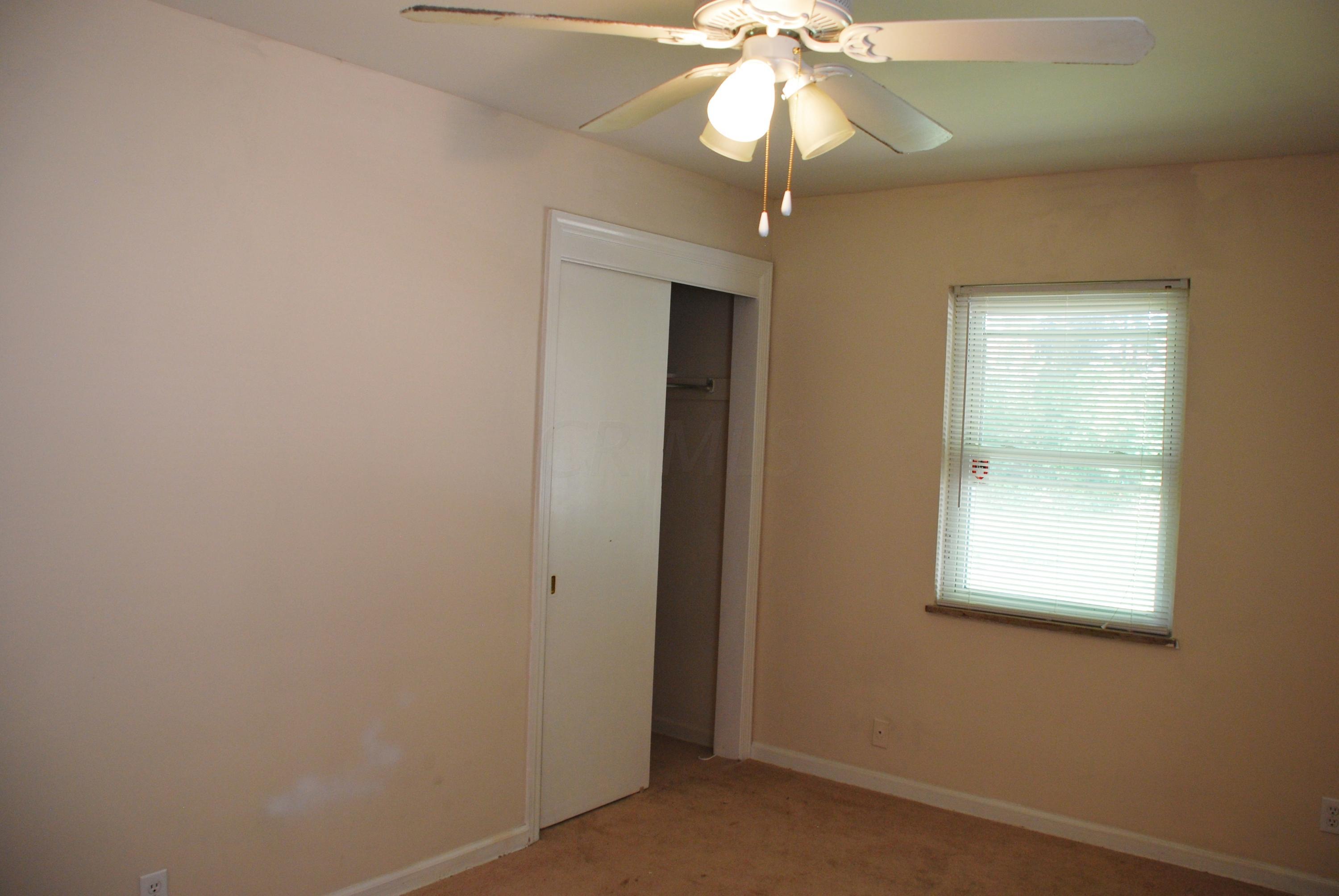 87 North Ashburton Road Columbus, OH 43213 - Photo 8 of 13