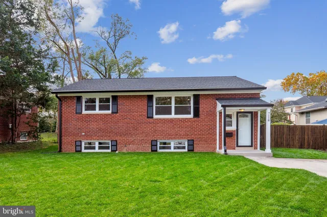 $699,900 | 7118 Kerr Drive, Springfield, VA 22150