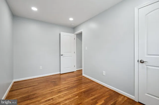 $699,900 | 7118 Kerr Drive, Springfield, VA 22150