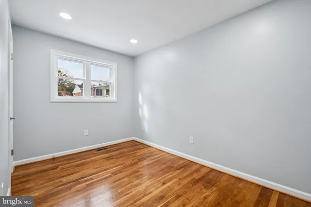 $699,900 | 7118 Kerr Drive, Springfield, VA 22150