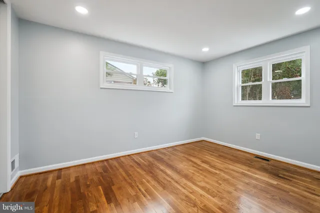 $699,900 | 7118 Kerr Drive, Springfield, VA 22150