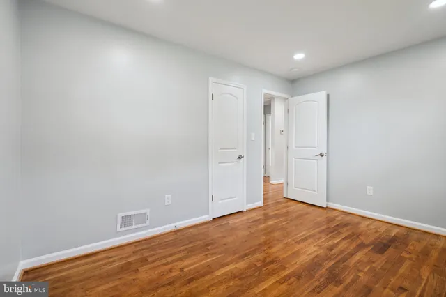 $699,900 | 7118 Kerr Drive, Springfield, VA 22150