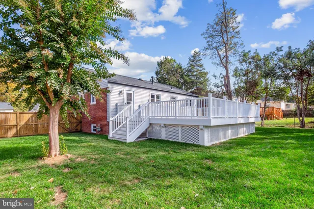 $699,900 | 7118 Kerr Drive, Springfield, VA 22150