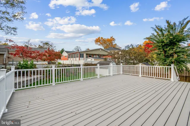 $699,900 | 7118 Kerr Drive, Springfield, VA 22150