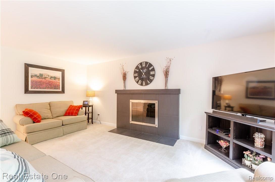 8925 North Ridge Road Plymouth, MI 48170 - Photo 25 of 52 8925 Ridge RD -0848.jpg