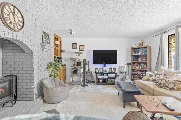 $639,998 | 15107-1510 15th Avenue East, Tacoma, WA 98445
