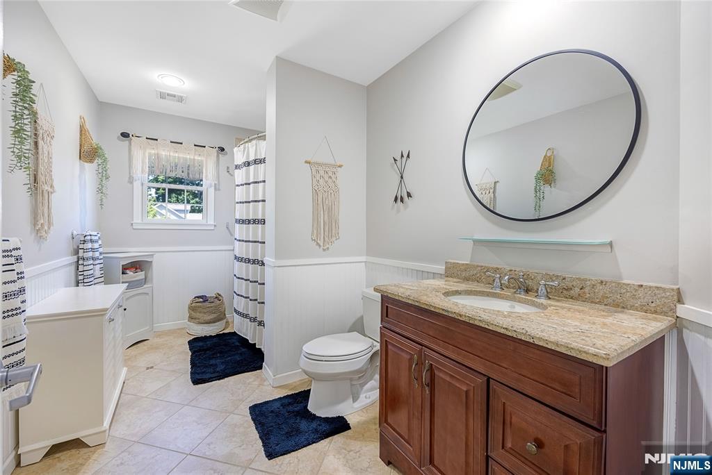 8 Ferndale Place Pompton Plains, NJ 07444 - Photo 34 of 49