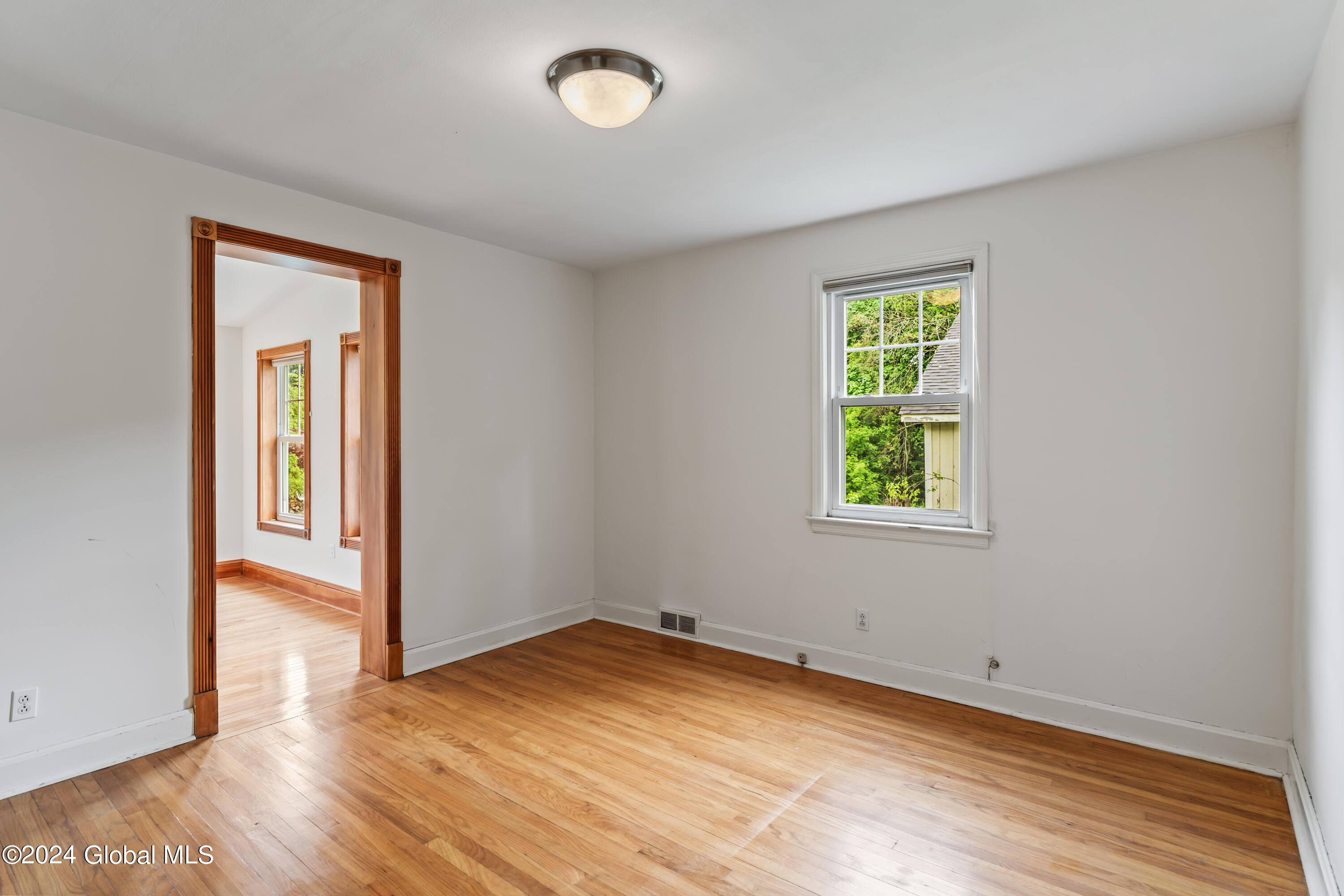 2142 River Road Niskayuna, NY 12309 - Photo 13 of 25 DSC08986