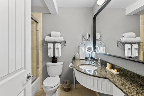 $182,000 | 269 Fontana Boulevard, Unit 2466, Fontana, WI 53125