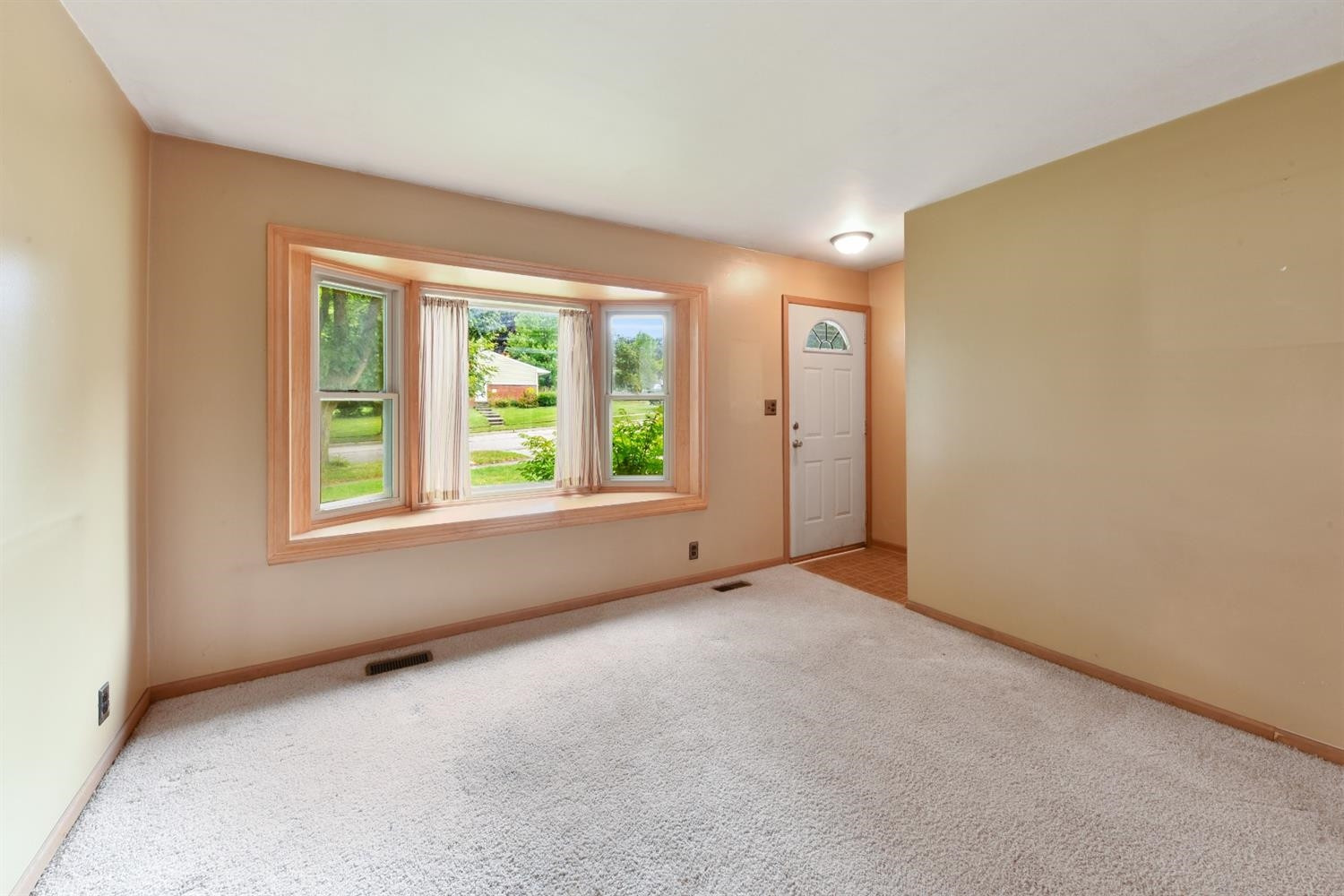 953 Lambkins Road Saline, MI 48176 - Photo 3 of 26 Photo 3