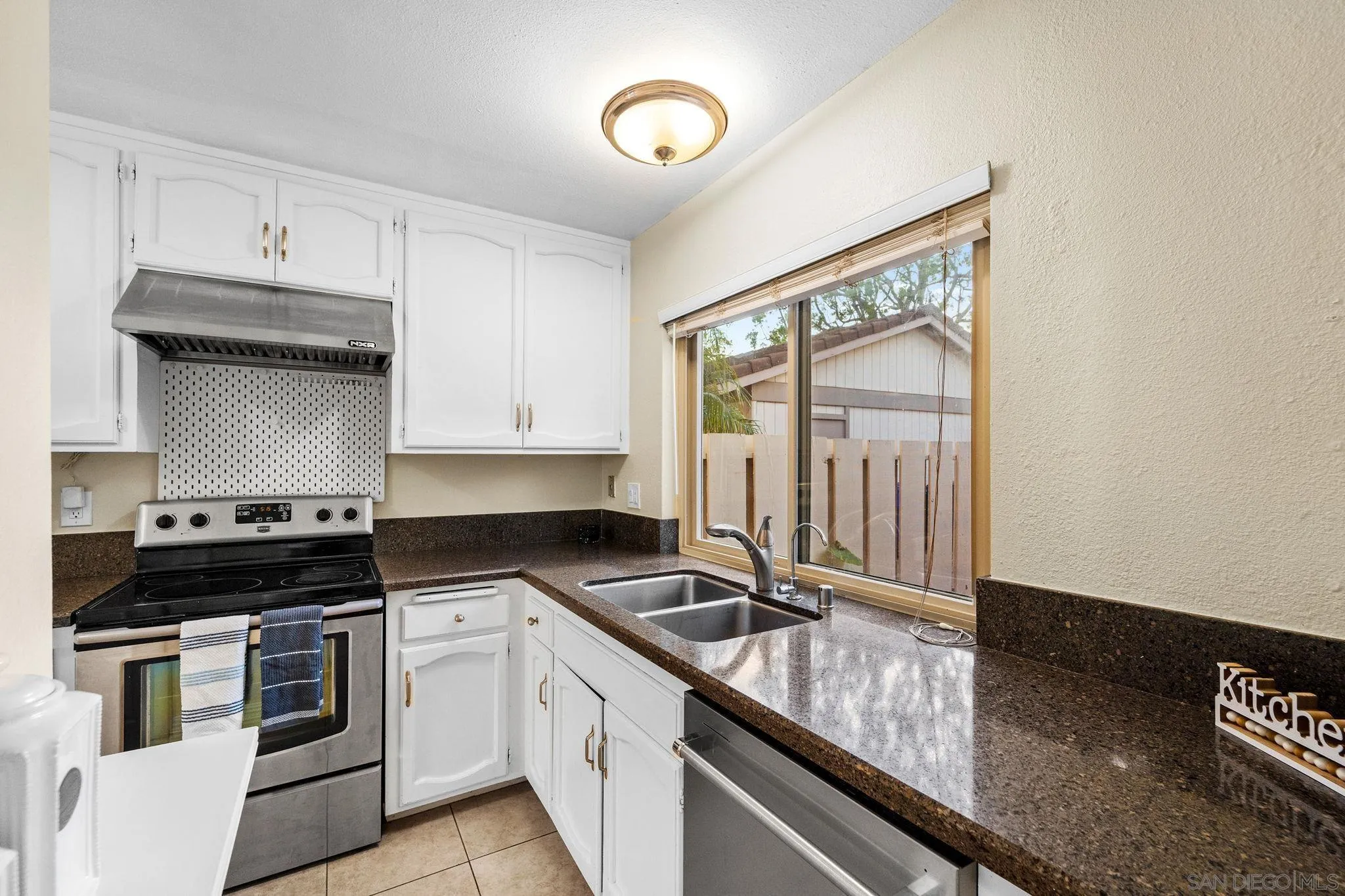 11168 Poblado Road San Diego, CA 92127 - Photo 6 of 31