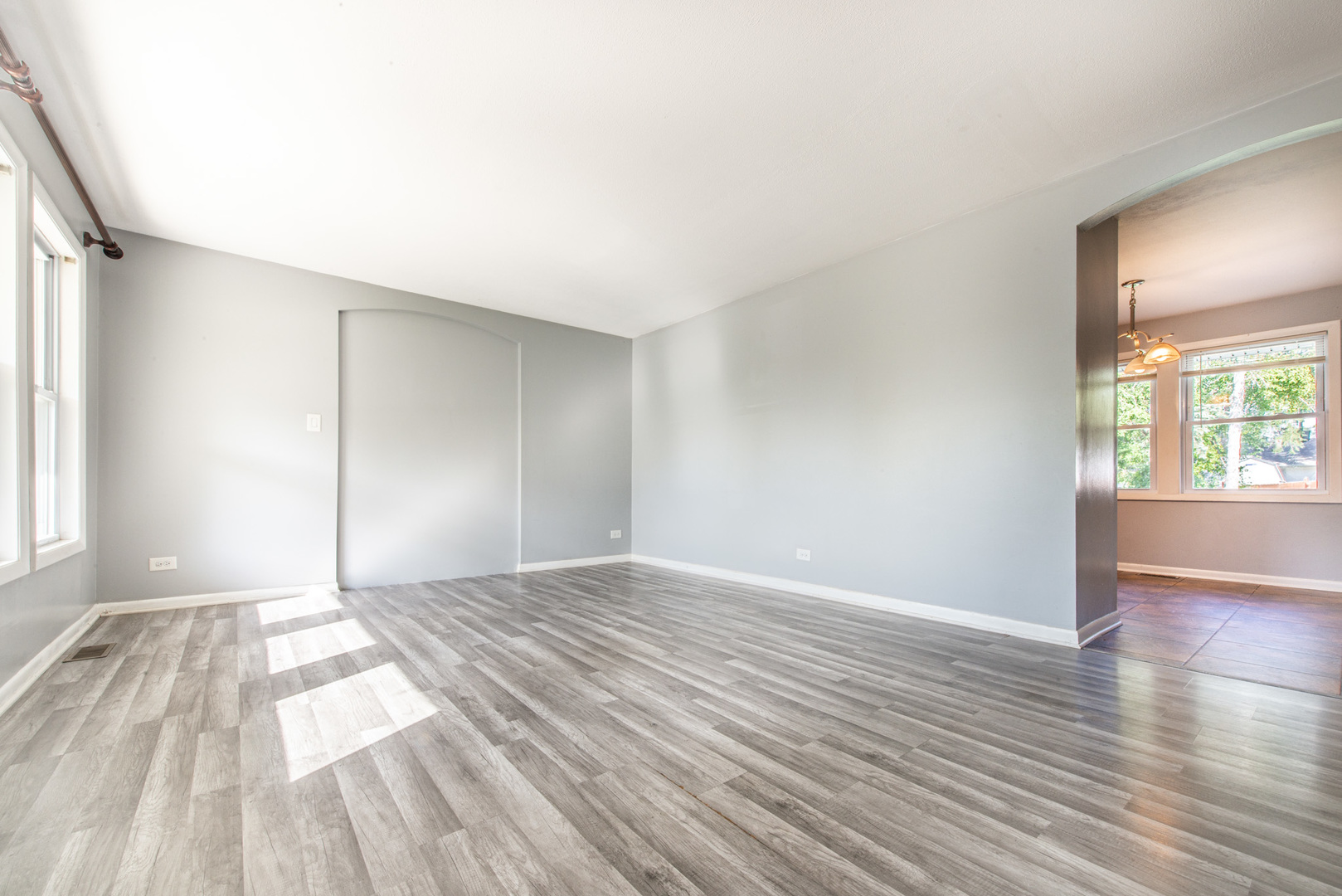 1043 Elmwood Lane Elk Grove Village, IL 60007 - Photo 14 of 41