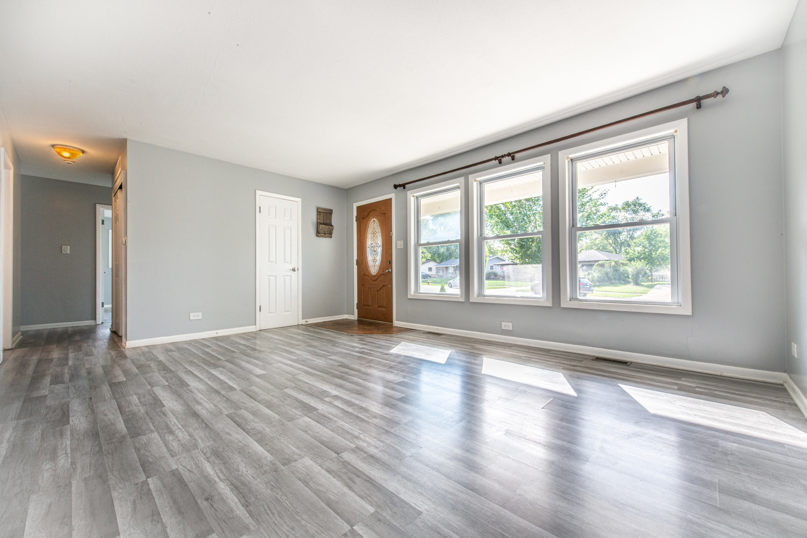 1043 Elmwood Lane Elk Grove Village, IL 60007 - Photo 15 of 41