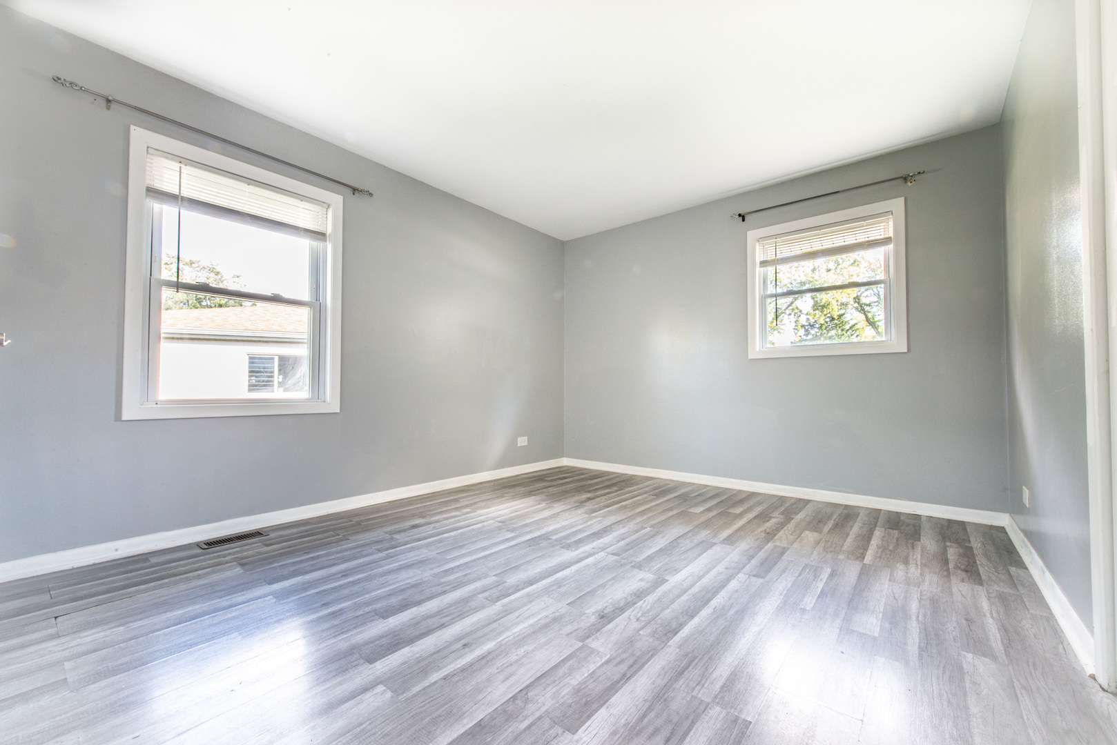 1043 Elmwood Lane Elk Grove Village, IL 60007 - Photo 19 of 41