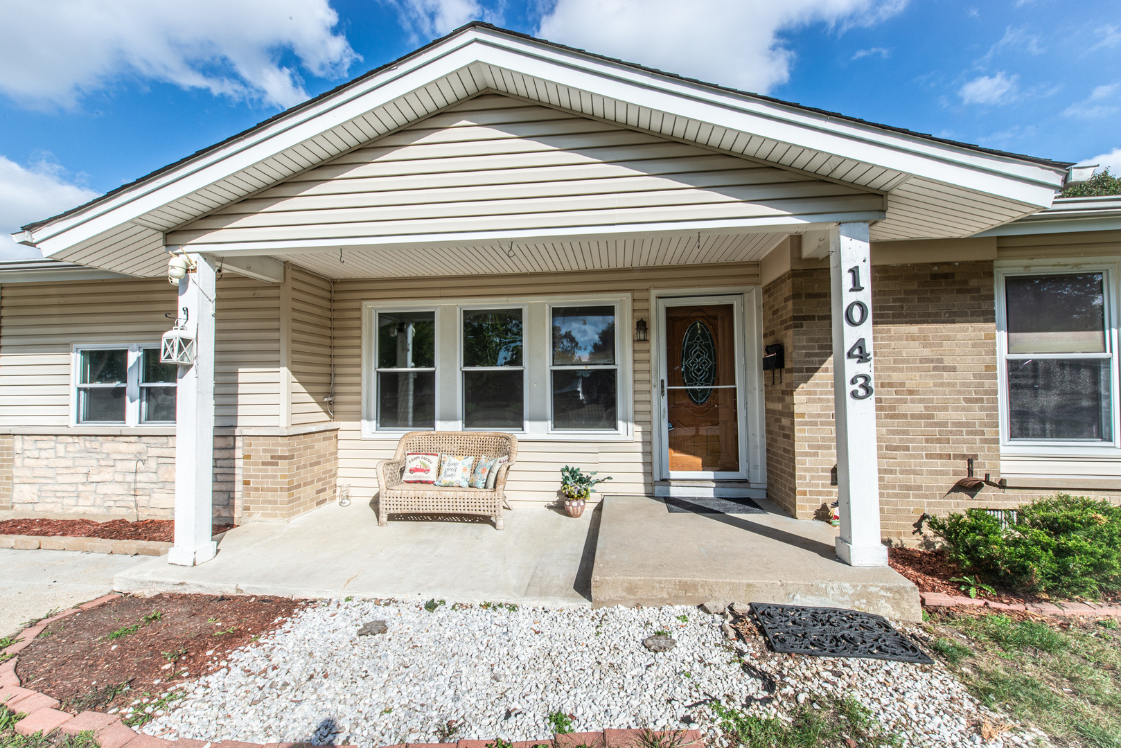 1043 Elmwood Lane Elk Grove Village, IL 60007 - Photo 2 of 41