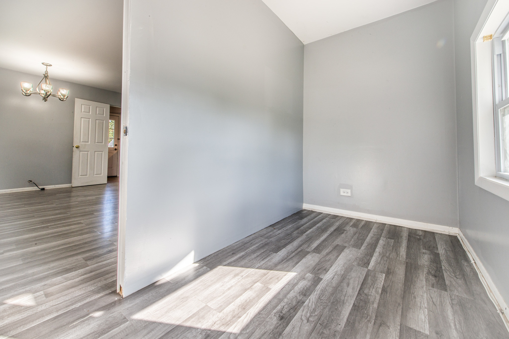 1043 Elmwood Lane Elk Grove Village, IL 60007 - Photo 23 of 41