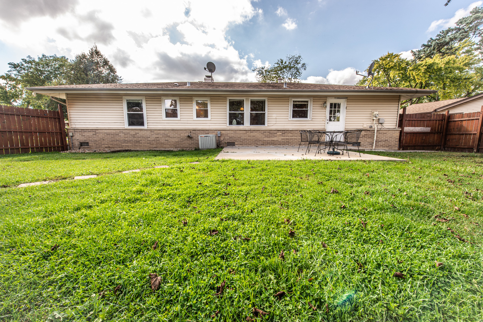 1043 Elmwood Lane Elk Grove Village, IL 60007 - Photo 36 of 41