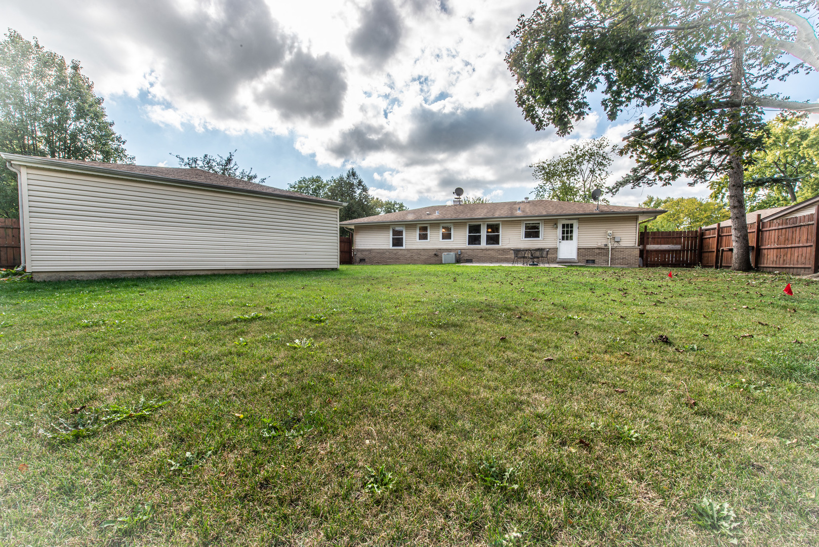 1043 Elmwood Lane Elk Grove Village, IL 60007 - Photo 41 of 41